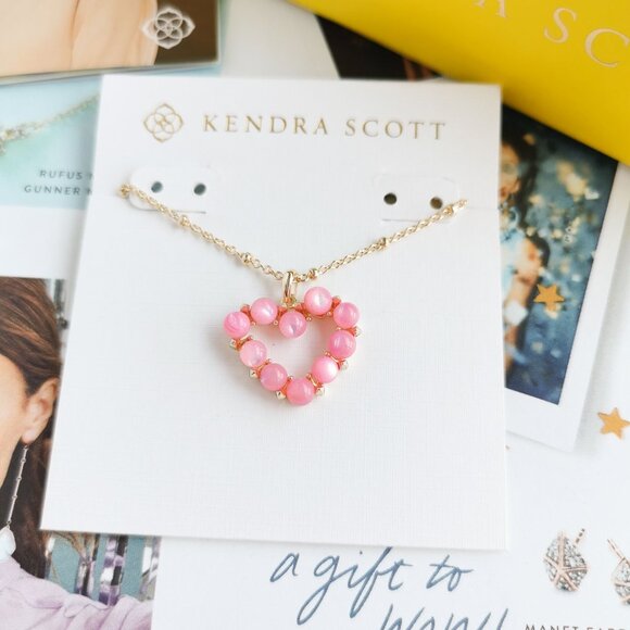 New Kendra Scott Ashton Heart Blush Ivory Mother-of-Pearl Short Necklace Gold - Picture 1 of 4